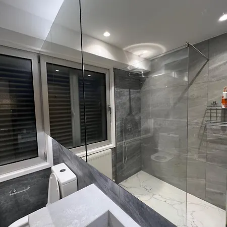 Daniela's Modern Apartman