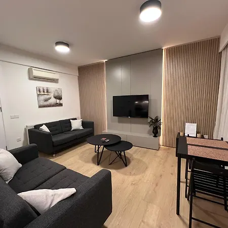 Daniela's Modern Apartman